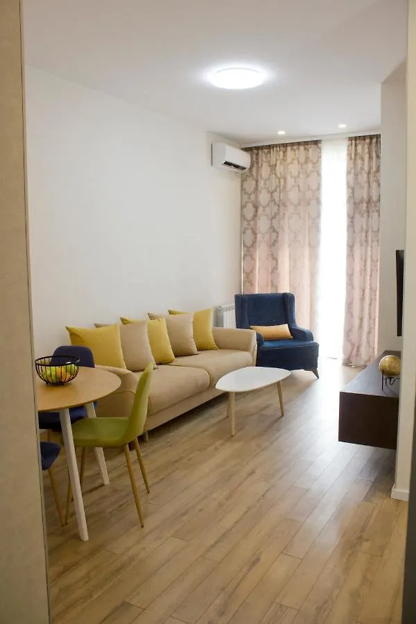 Sameba Bell, Luxury Apartment Тбилиси